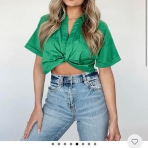 Front twist top